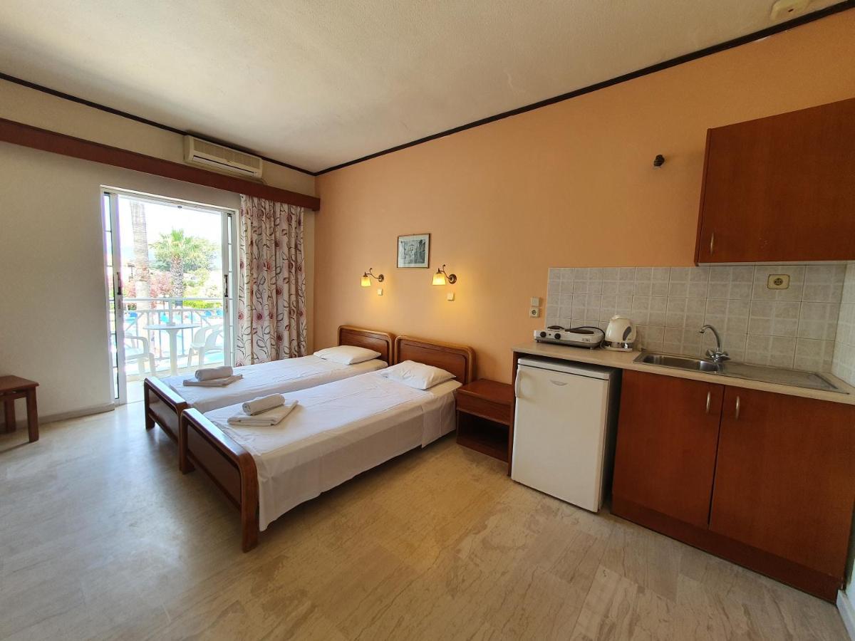 Vivian Hotel Laganas Luaran gambar